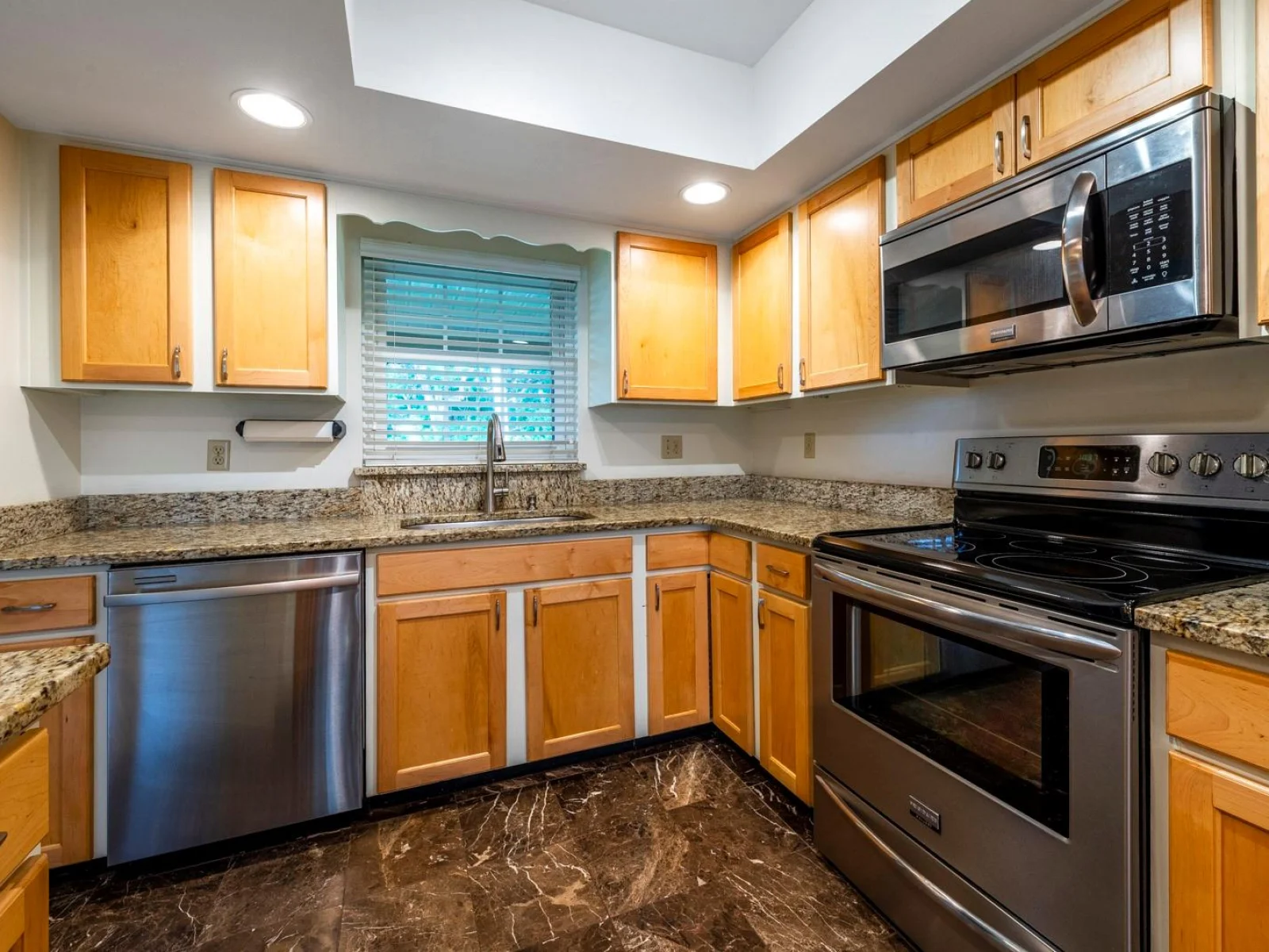 110 N TREMAIN ST #202, MOUNT DORA, FL — photo 3