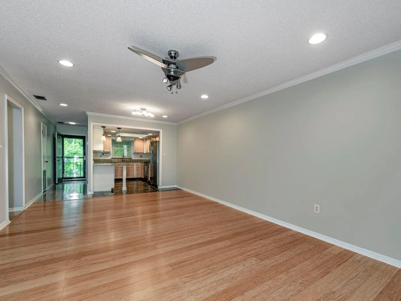 110 N TREMAIN ST #202, MOUNT DORA, FL — photo 8