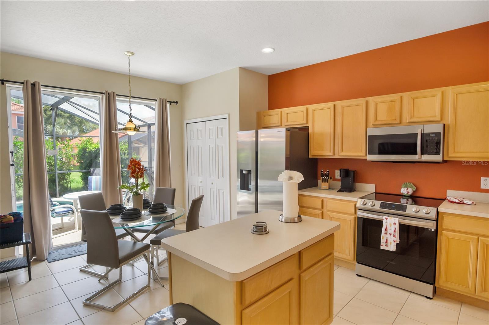 134 SEVILLA AVE, DAVENPORT, FL — photo 2