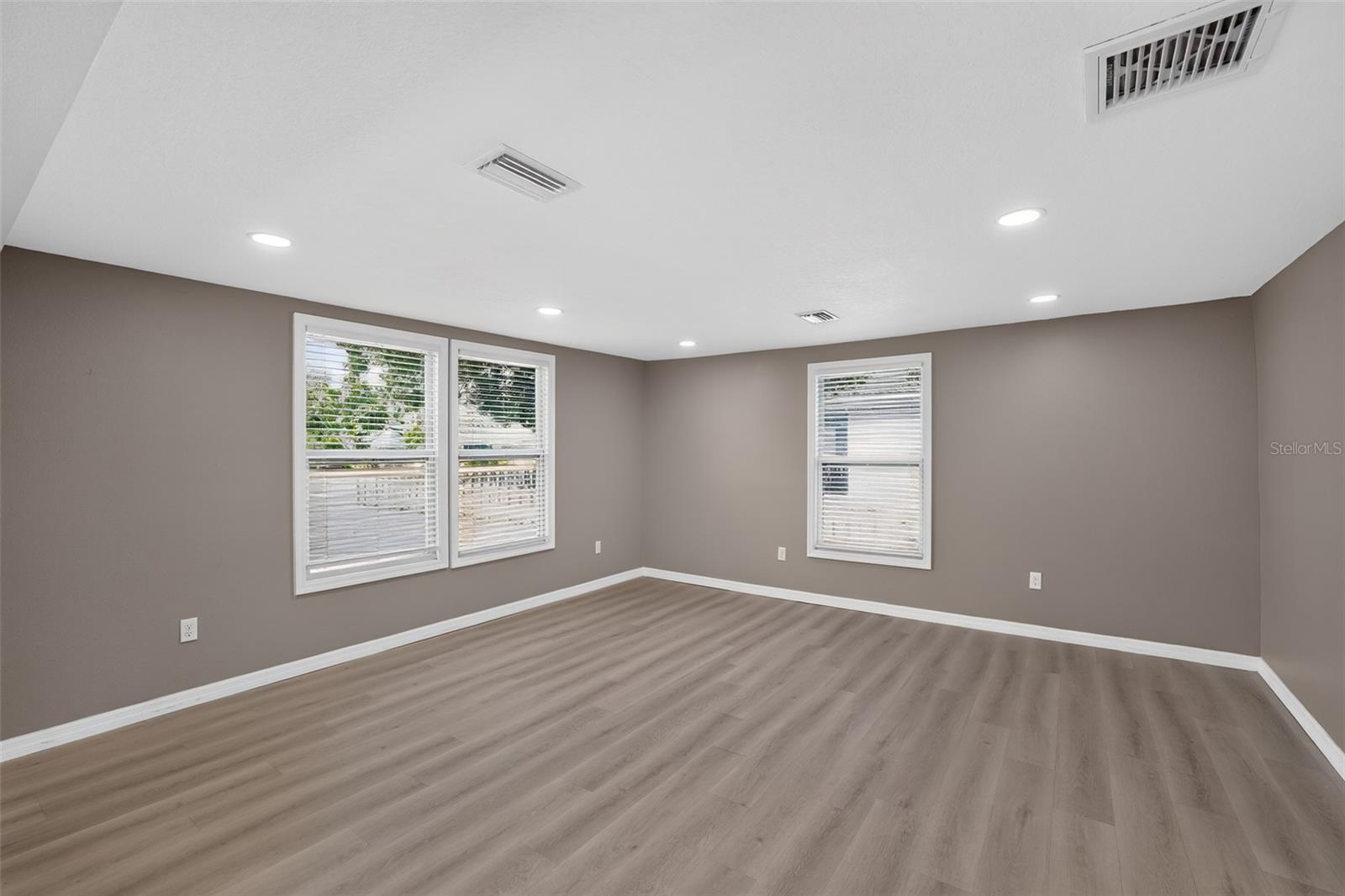 4521 41ST AVE N, ST PETERSBURG, FL — photo 4