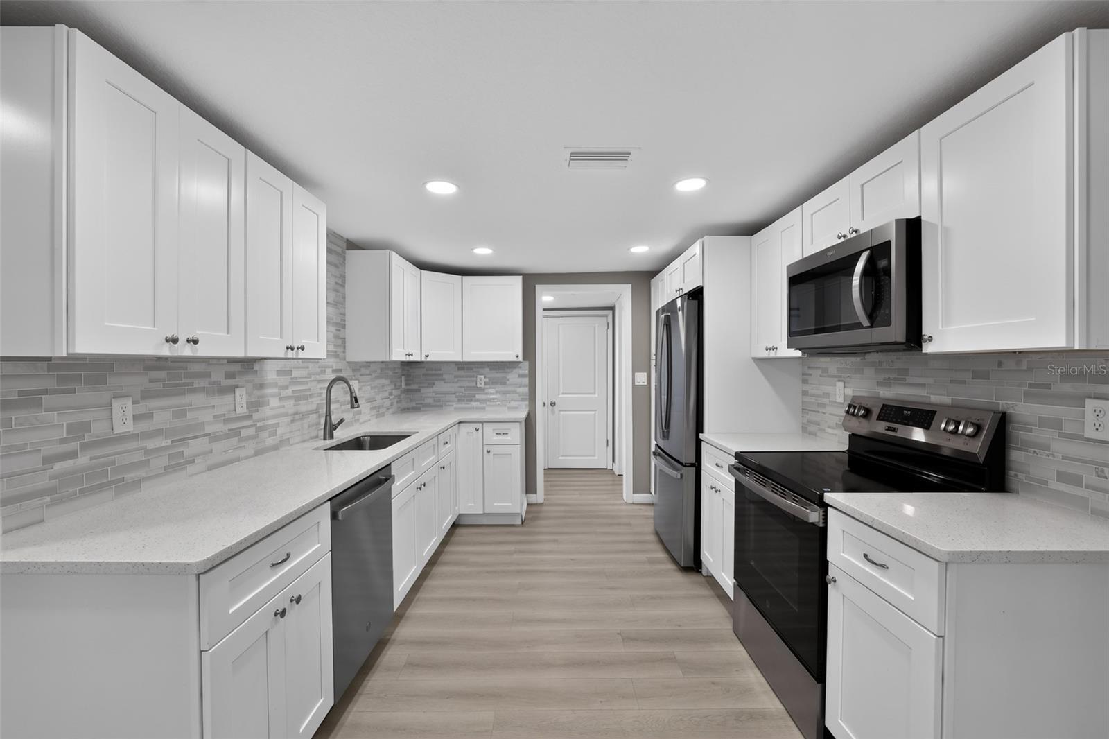 4521 41ST AVE N, ST PETERSBURG, FL — photo 7