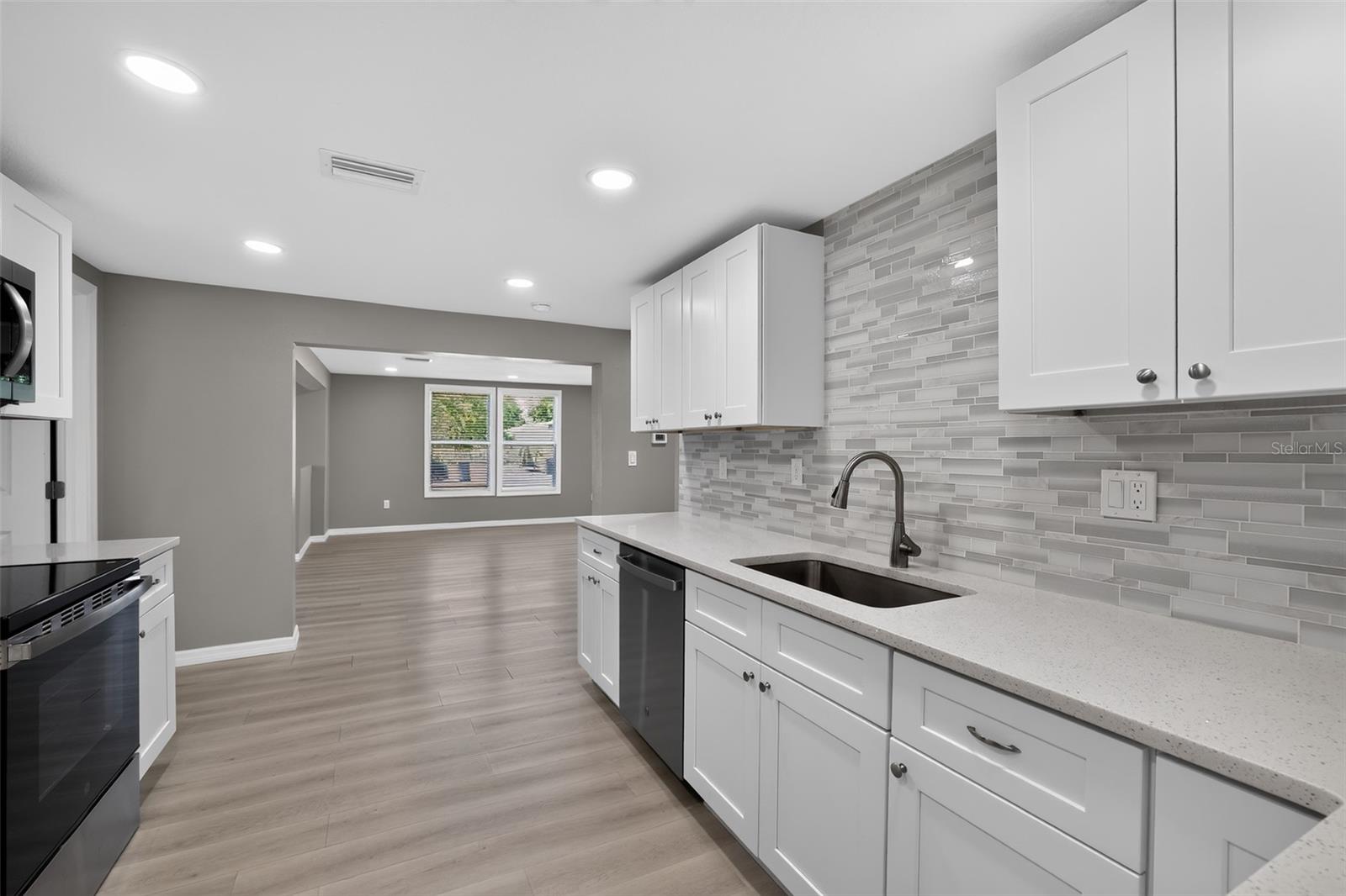 4521 41ST AVE N, ST PETERSBURG, FL — photo 8