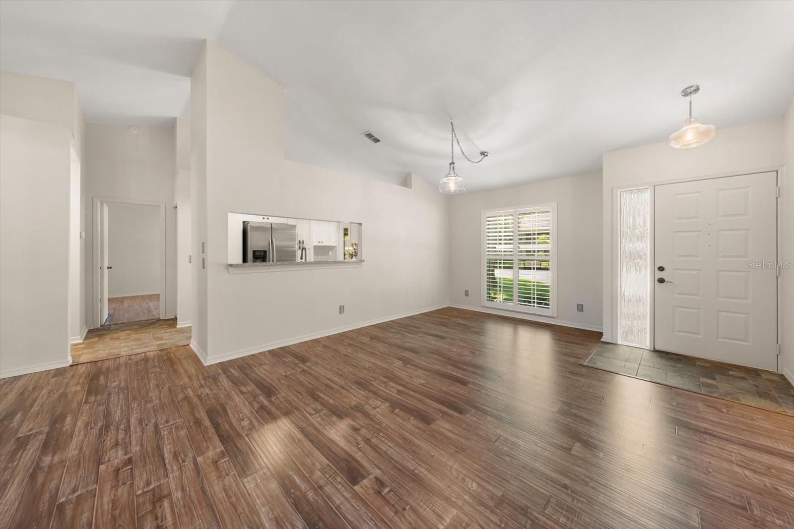 2069 LAKEVIEW DR, CLEARWATER, FL — photo 6