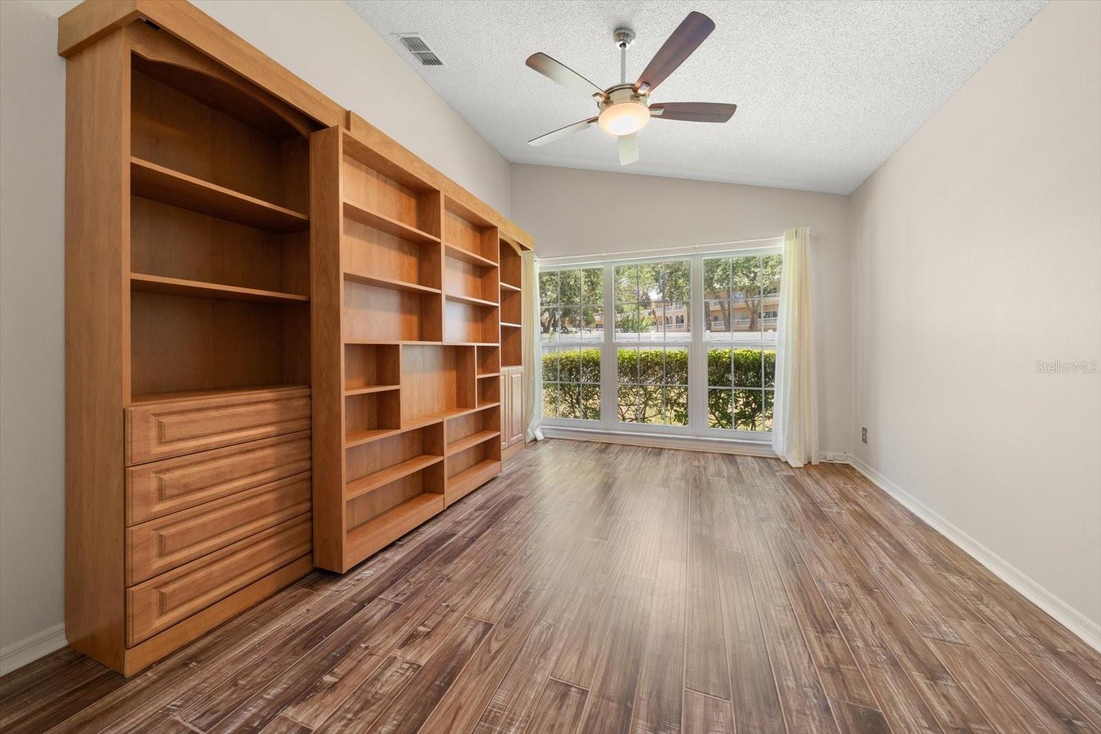 2069 LAKEVIEW DR, CLEARWATER, FL — photo 10