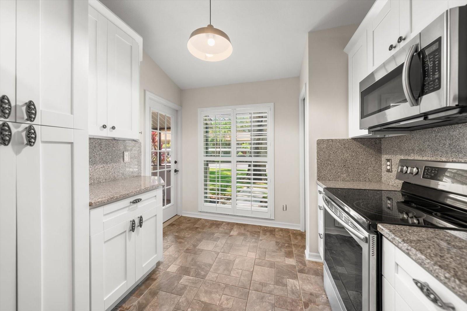 2069 LAKEVIEW DR, CLEARWATER, FL — photo 13