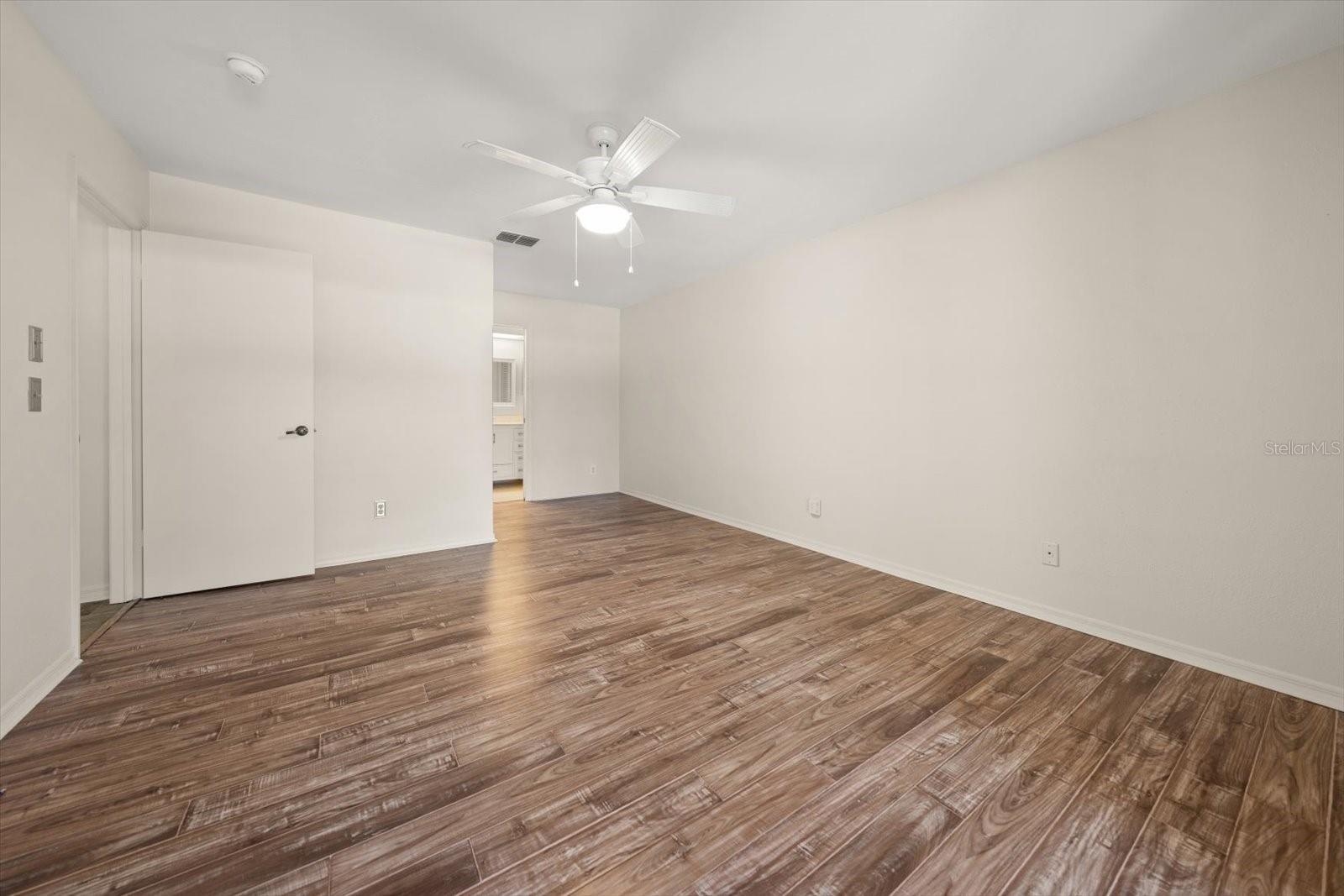 2069 LAKEVIEW DR, CLEARWATER, FL — photo 20