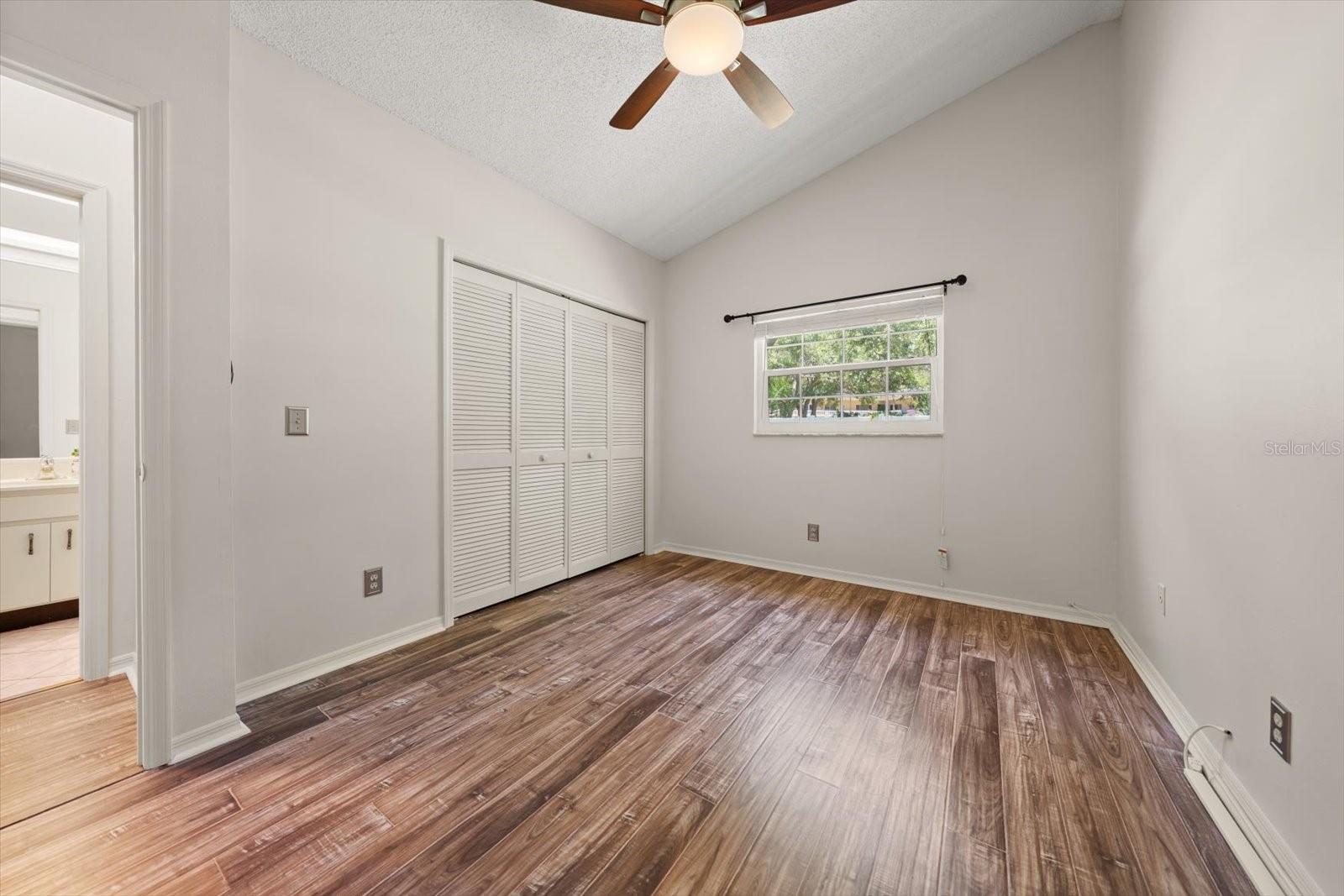 2069 LAKEVIEW DR, CLEARWATER, FL — photo 24