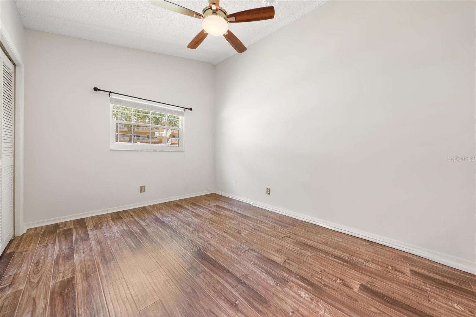 2069 LAKEVIEW DR, CLEARWATER, FL — photo 25