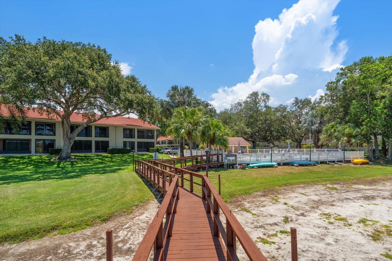 2069 LAKEVIEW DR, CLEARWATER, FL — photo 27