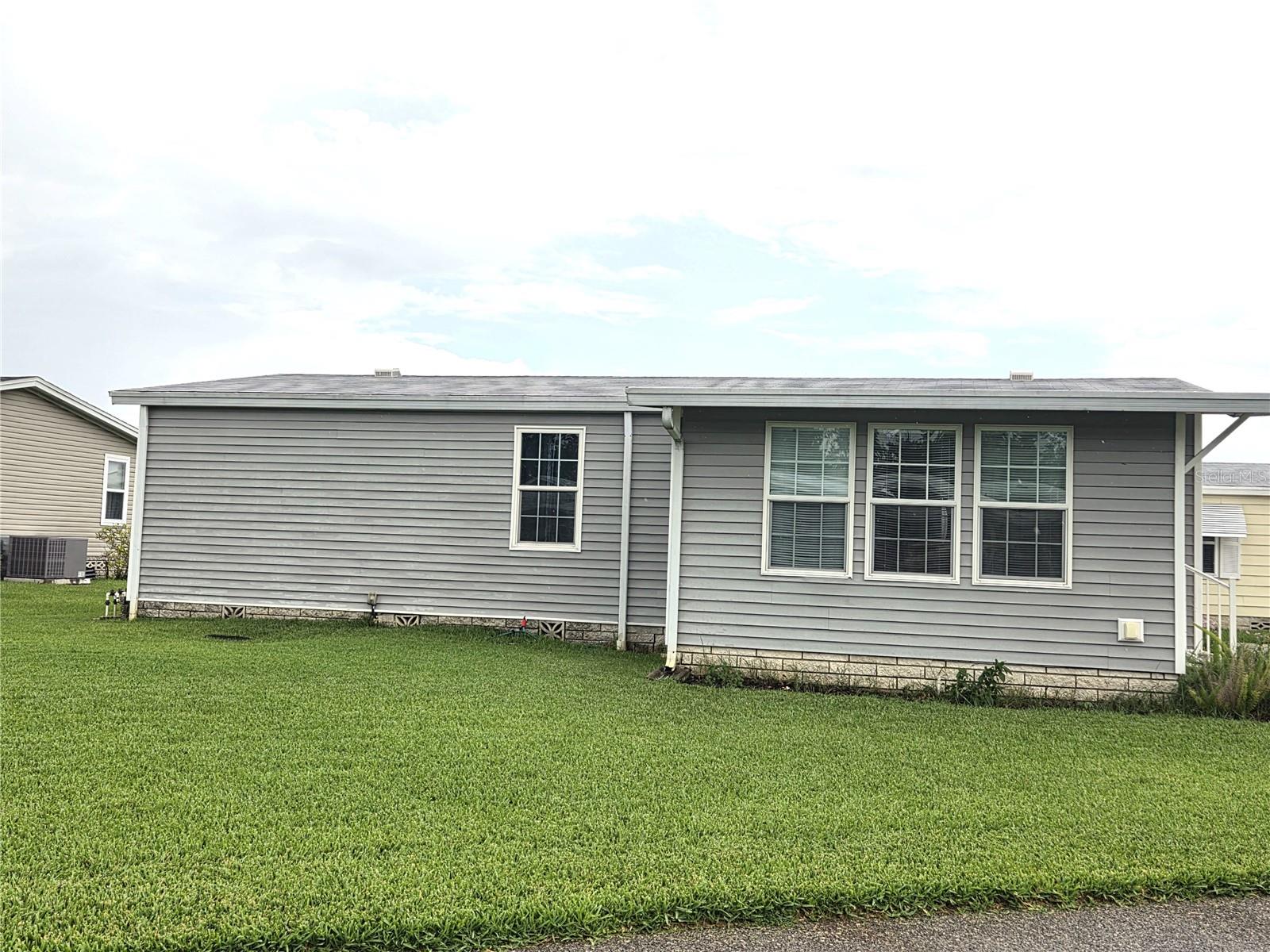 332 VICTORIA DR, HAINES CITY, FL — photo 2