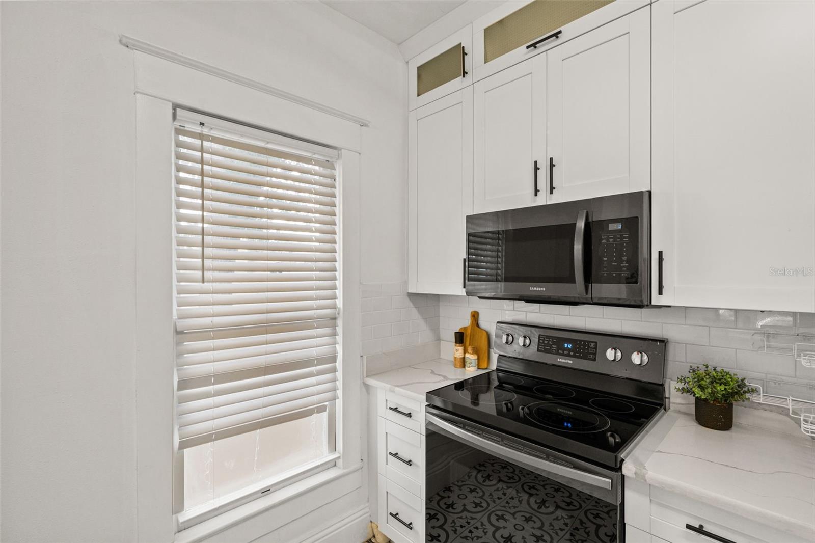 102 W NORTH ST, TAMPA, FL — photo 13