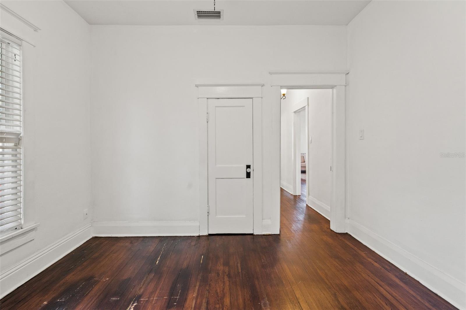 102 W NORTH ST, TAMPA, FL — photo 21