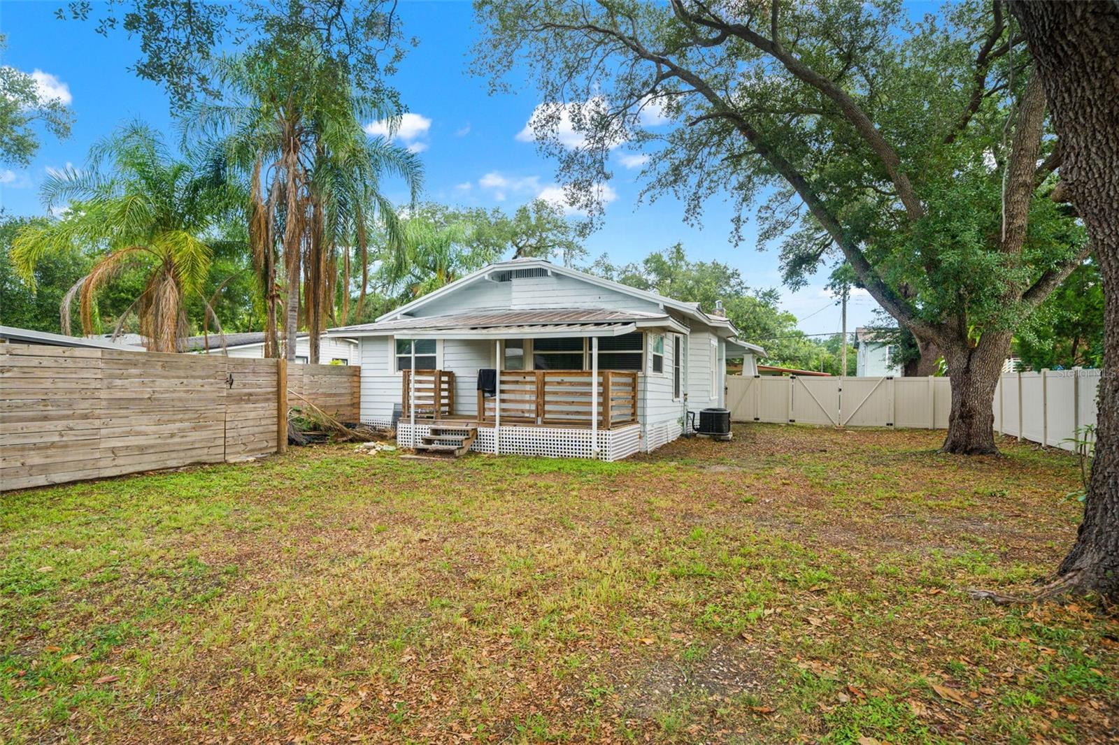102 W NORTH ST, TAMPA, FL — photo 28
