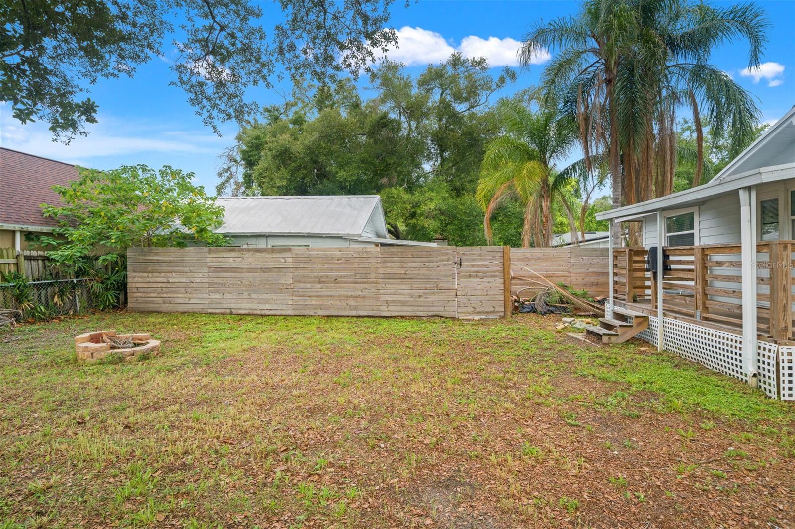 102 W NORTH ST, TAMPA, FL — photo 29
