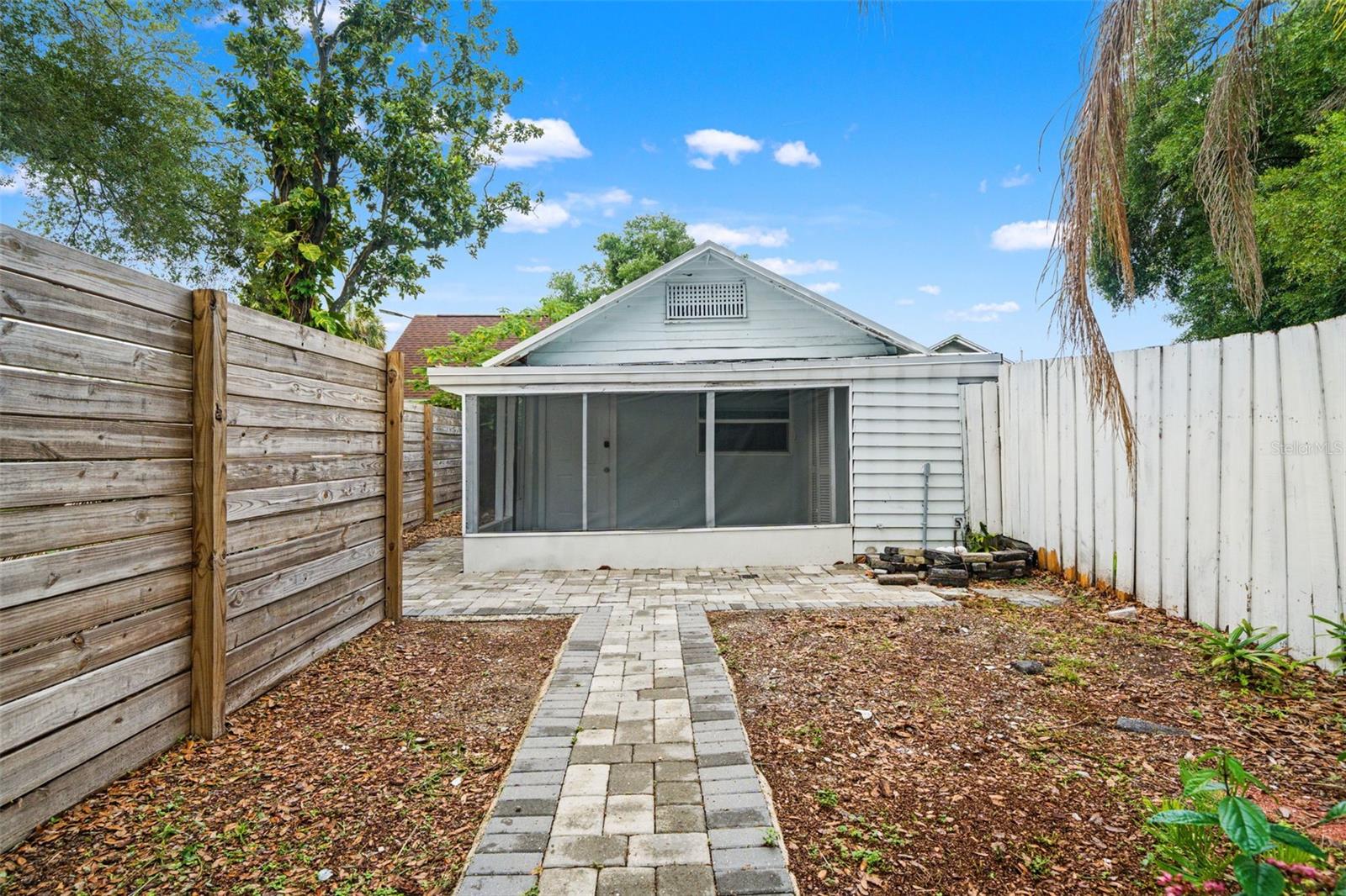 102 W NORTH ST, TAMPA, FL — photo 32