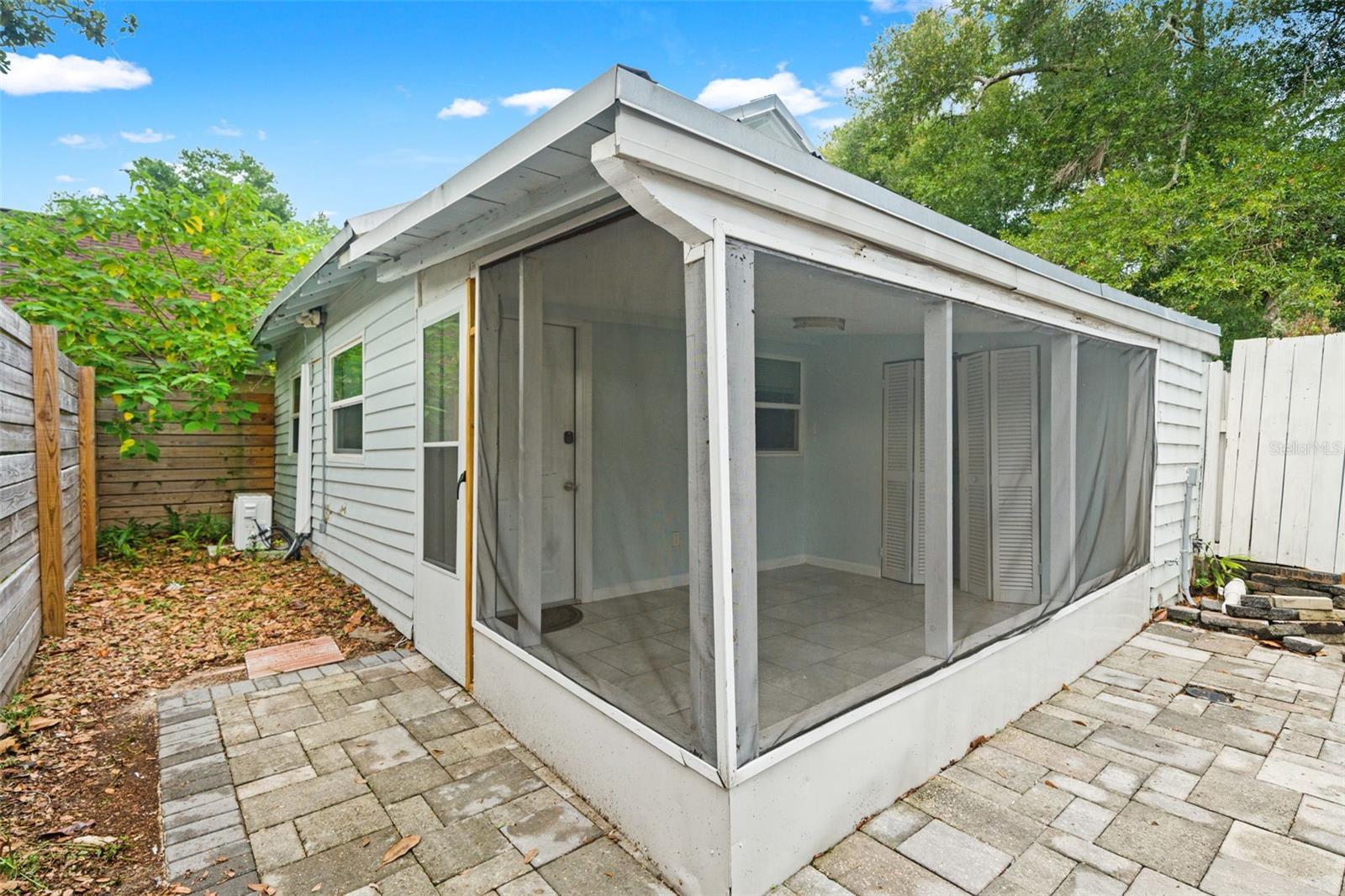 102 W NORTH ST, TAMPA, FL — photo 33
