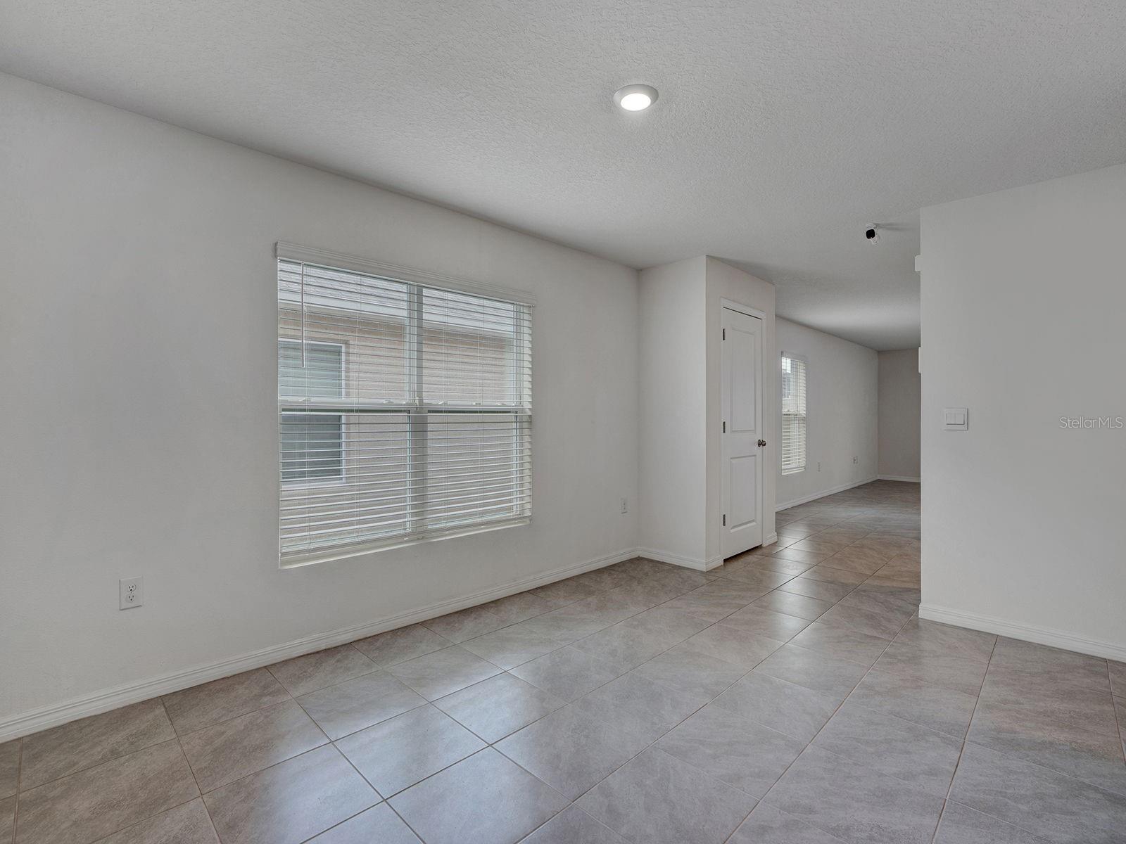 5586 LOGAN CAVE AVE, WIMAUMA, FL — photo 5