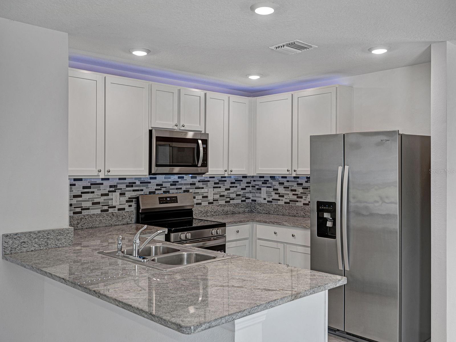 5586 LOGAN CAVE AVE, WIMAUMA, FL — photo 10