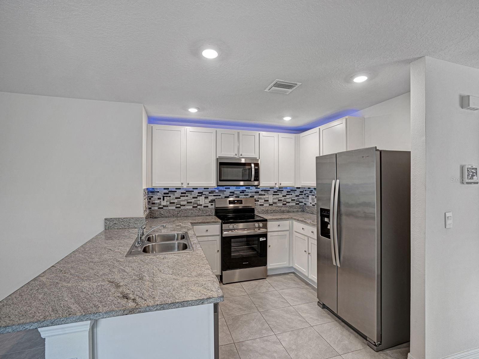 5586 LOGAN CAVE AVE, WIMAUMA, FL — photo 11