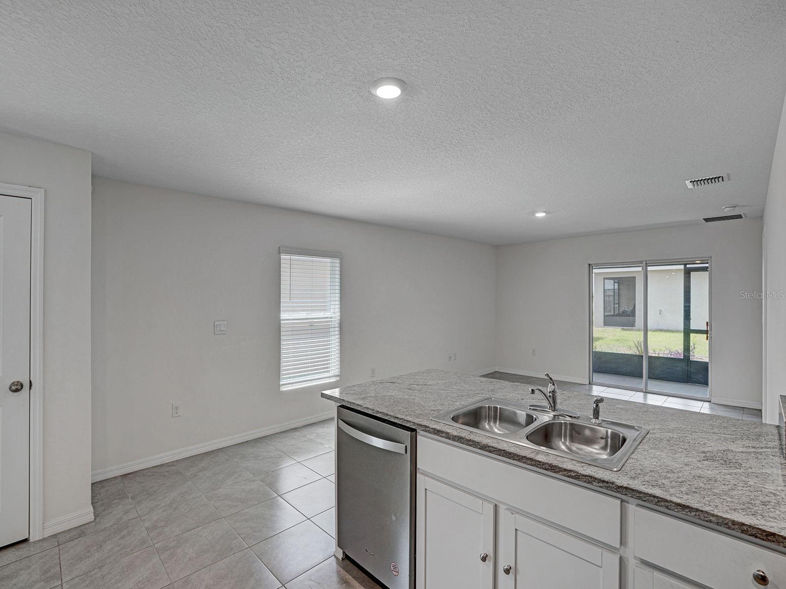 5586 LOGAN CAVE AVE, WIMAUMA, FL — photo 12