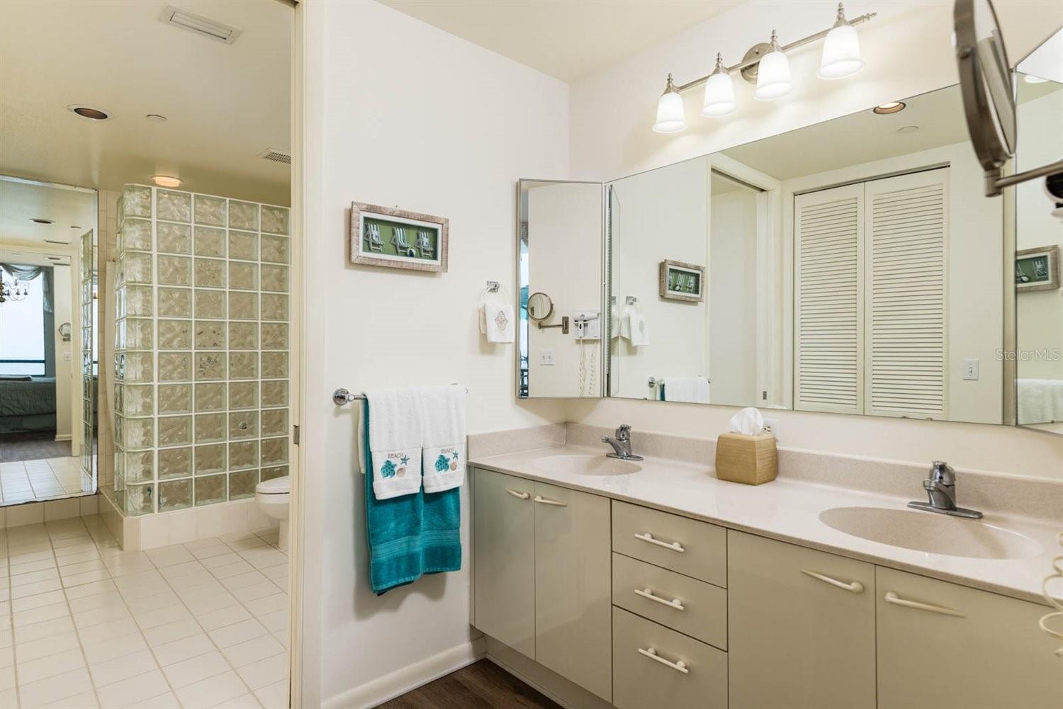 1560 GULF BLVD #1605, CLEARWATER BEACH, FL — photo 27
