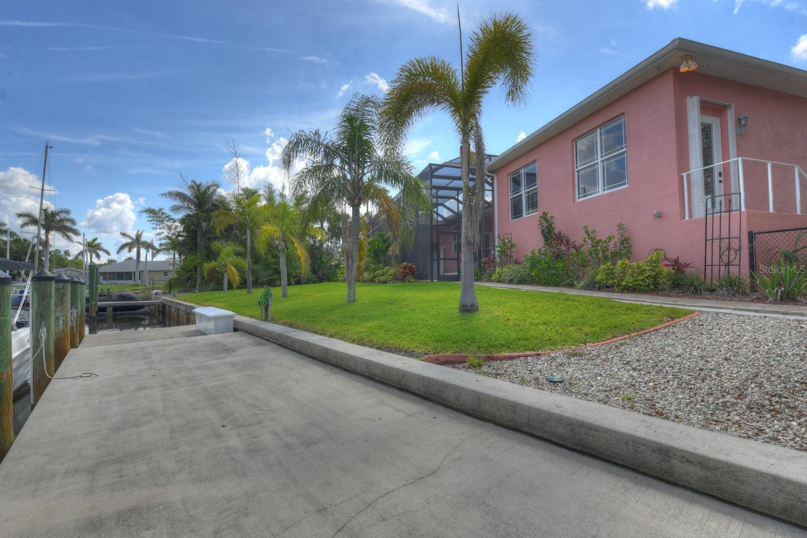 4409 CREWS CT, PORT CHARLOTTE, FL — photo 4