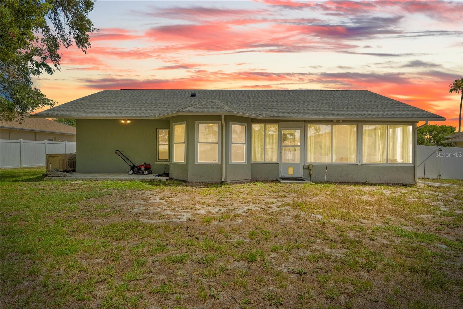 8166 WINDING OAK LN, SPRING HILL, FL — photo 43
