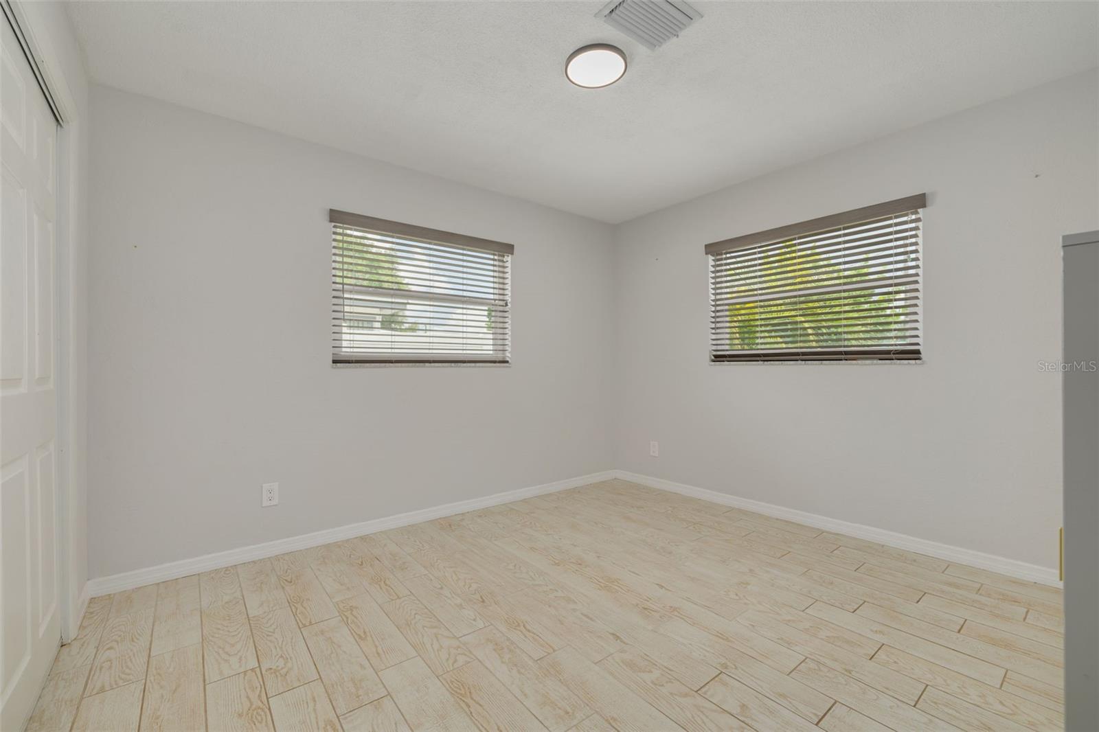 710 50TH AVE N, ST PETERSBURG, FL — photo 17