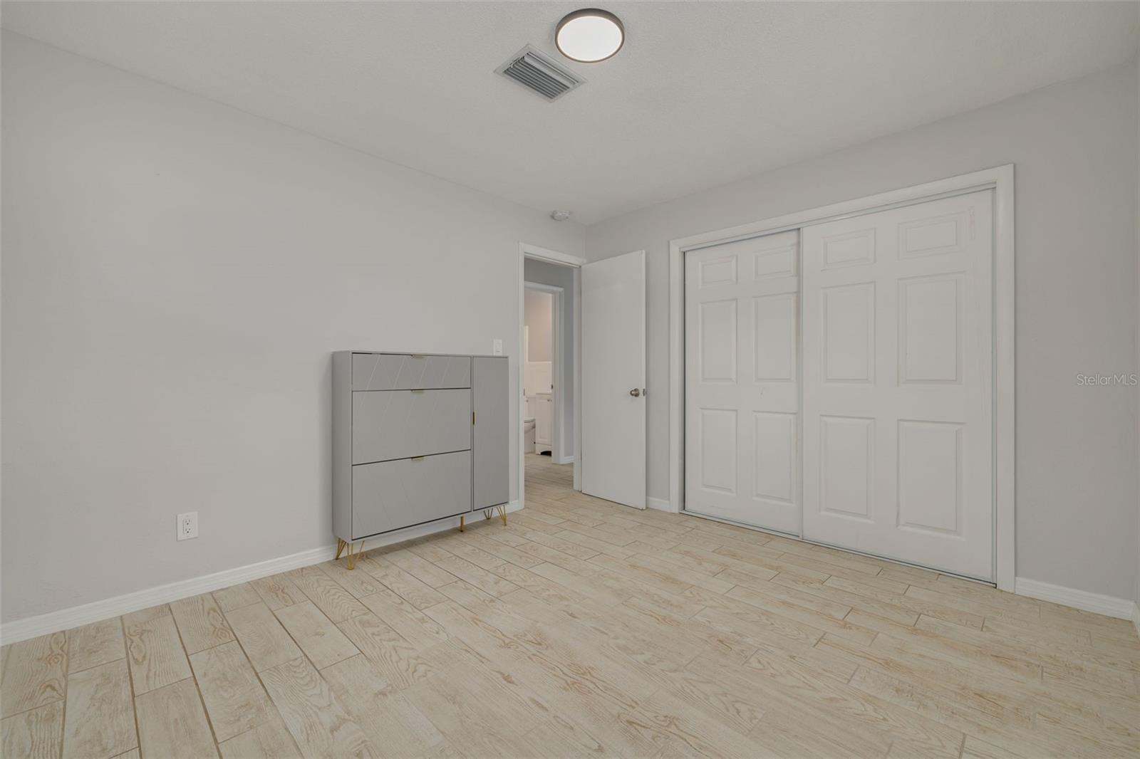 710 50TH AVE N, ST PETERSBURG, FL — photo 18