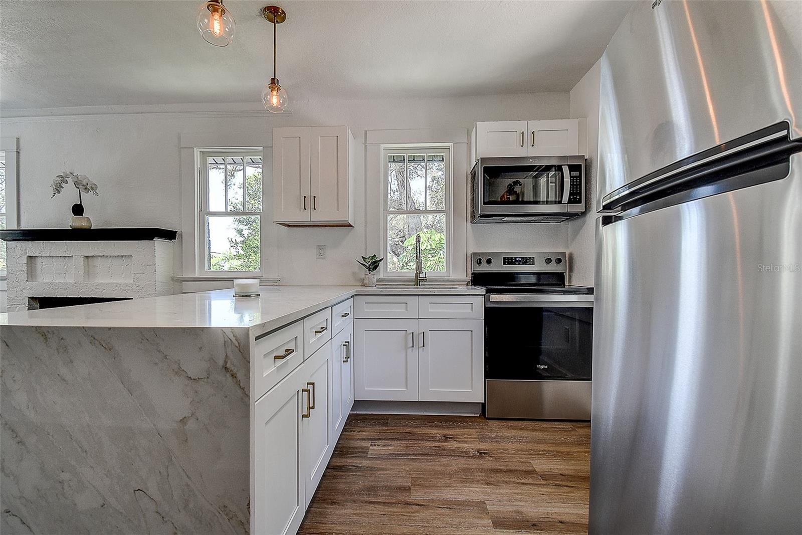 212 48TH ST N, ST PETERSBURG, FL — photo 3