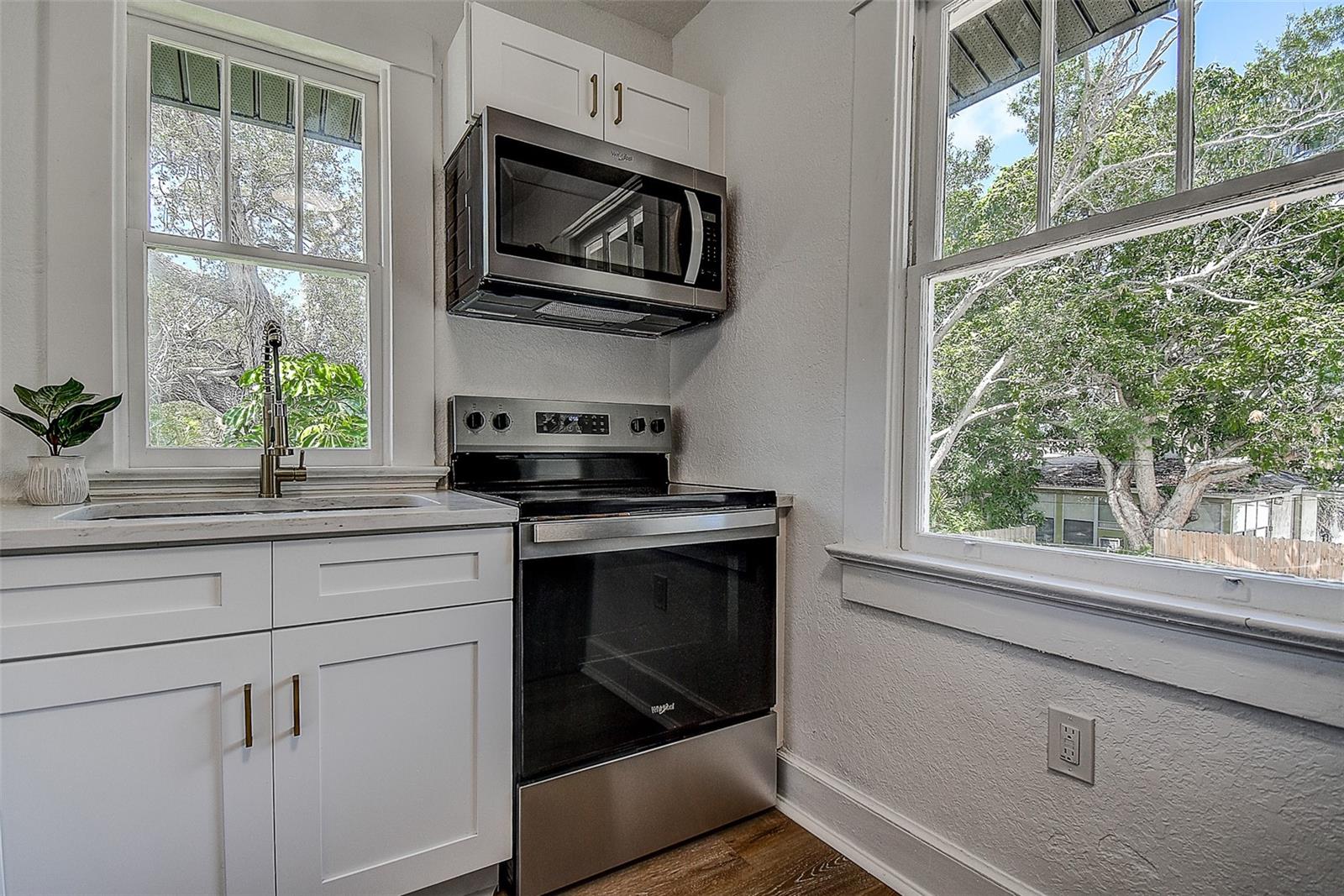 212 48TH ST N, ST PETERSBURG, FL — photo 15