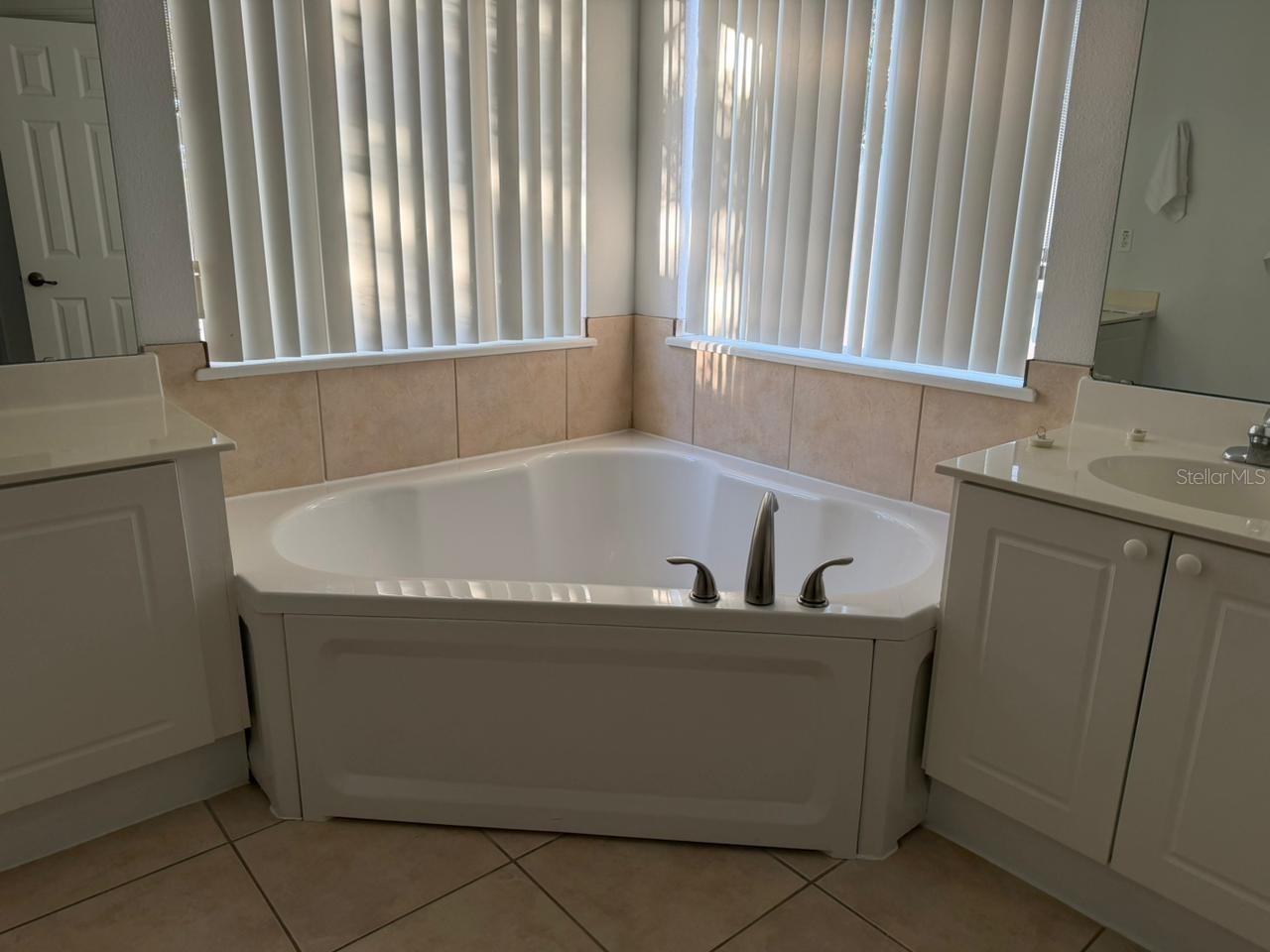 2714 CLUB CORTILE CIR, KISSIMMEE, FL — photo 18