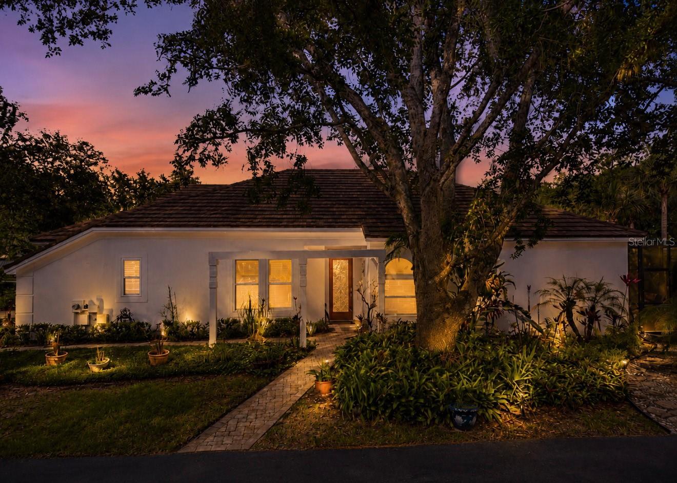 5204 GREEN FOREST CT, TAMPA, FL — photo 2