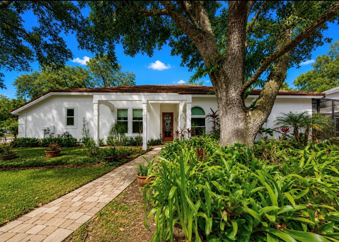 5204 GREEN FOREST CT, TAMPA, FL — photo 4