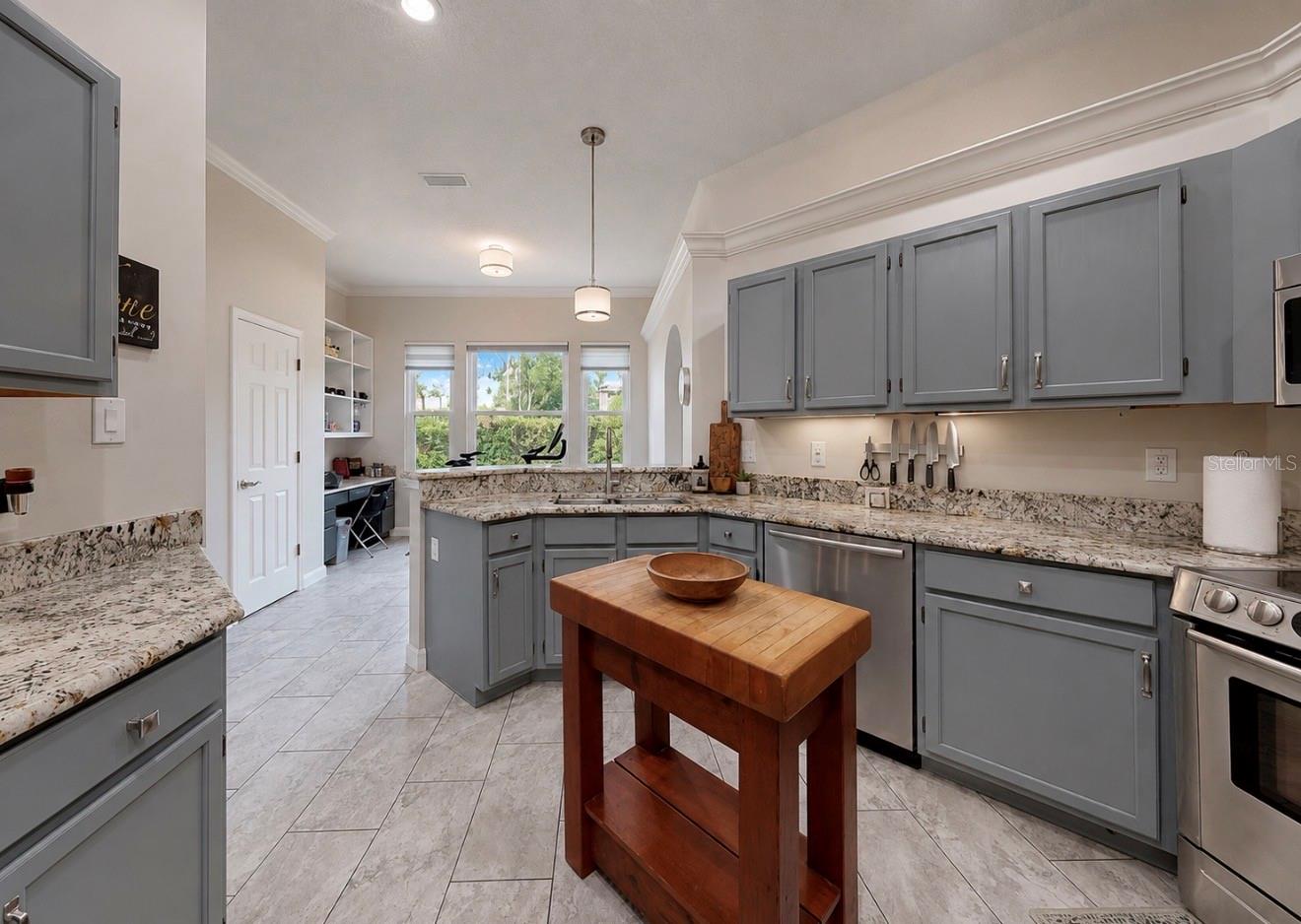 5204 GREEN FOREST CT, TAMPA, FL — photo 20