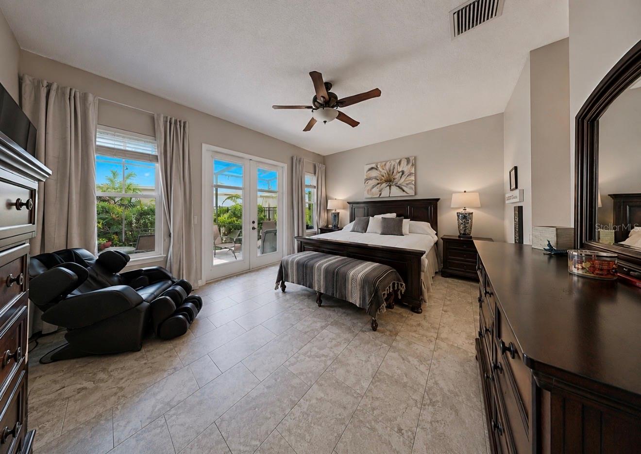 5204 GREEN FOREST CT, TAMPA, FL — photo 24