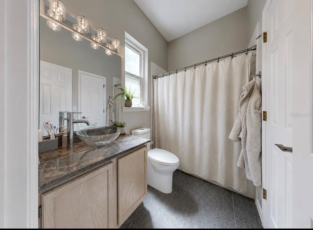 5204 GREEN FOREST CT, TAMPA, FL — photo 32