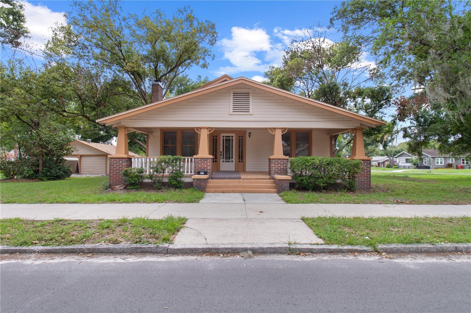 907 N CLARK ST, PLANT CITY, FL