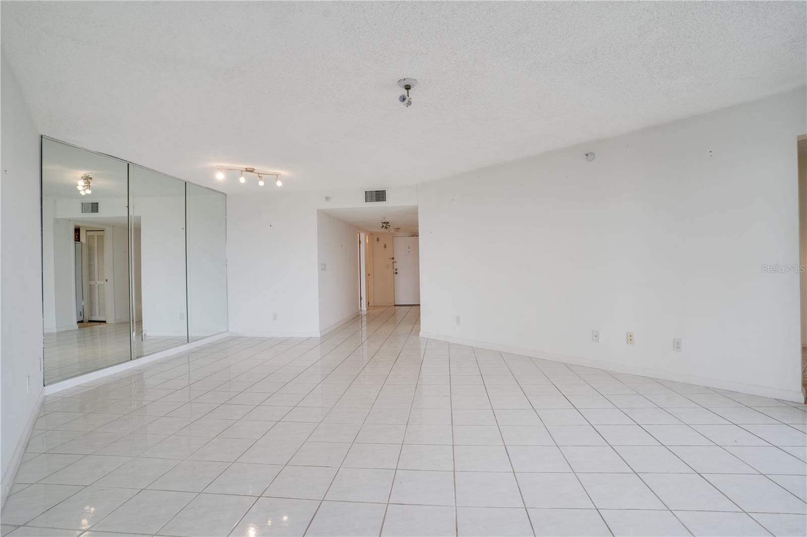 5940 PELICAN BAY PLZ S #504, ST PETERSBURG, FL — photo 5
