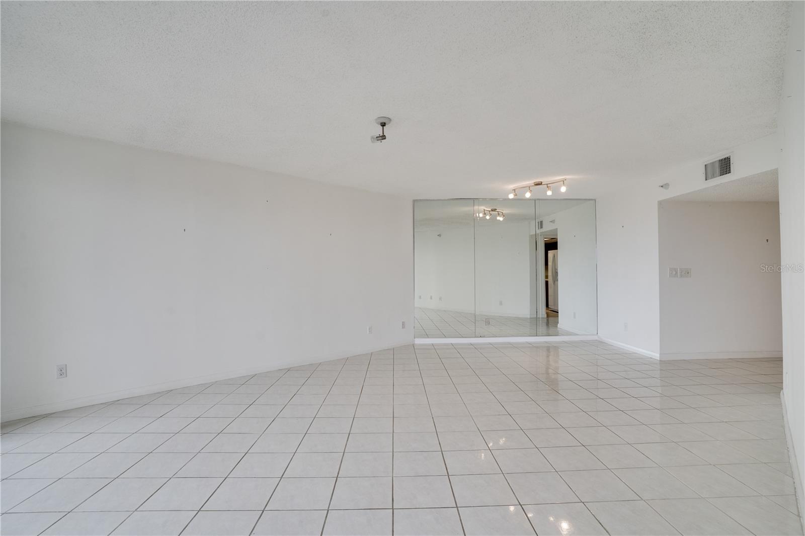 5940 PELICAN BAY PLZ S #504, ST PETERSBURG, FL — photo 6