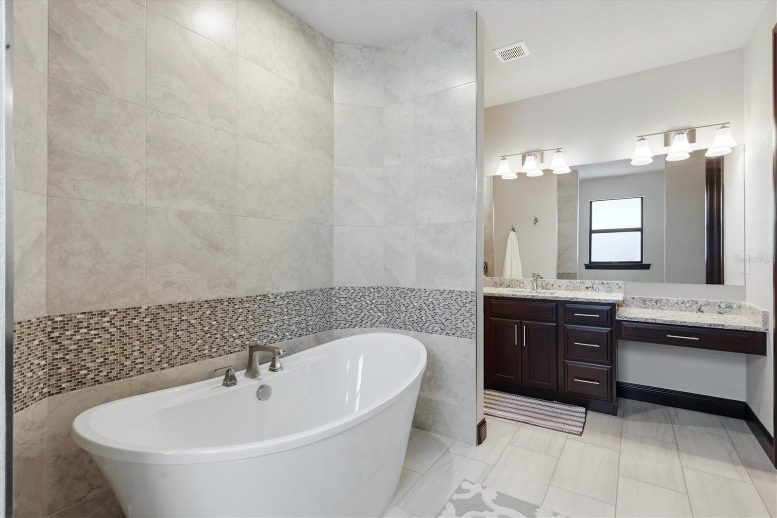 9404 SPRING CIR, PORT CHARLOTTE, FL — photo 19