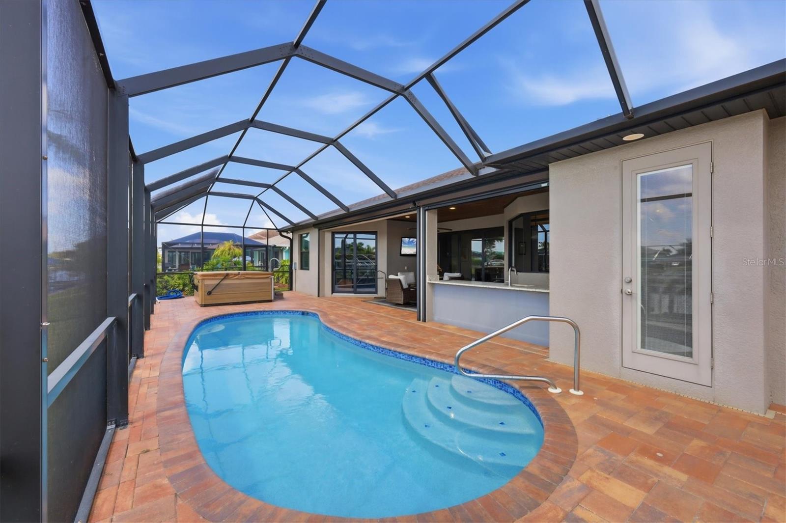 9404 SPRING CIR, PORT CHARLOTTE, FL — photo 33