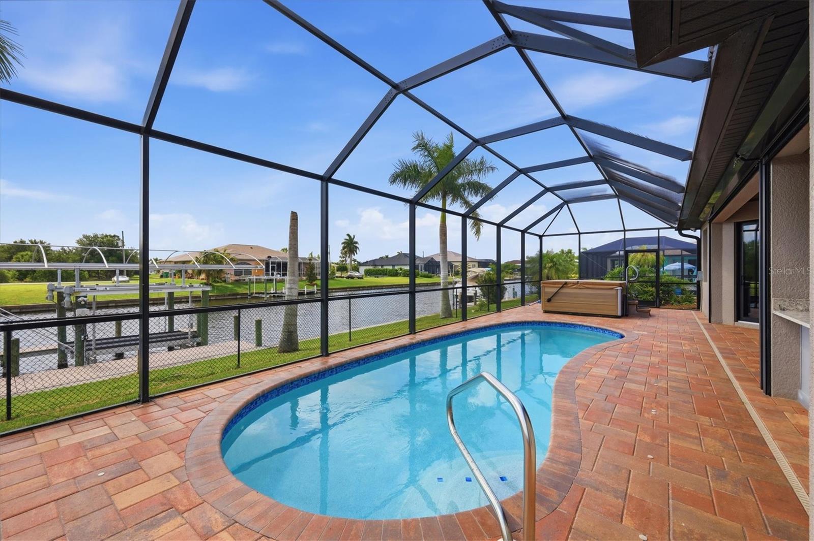 9404 SPRING CIR, PORT CHARLOTTE, FL — photo 34