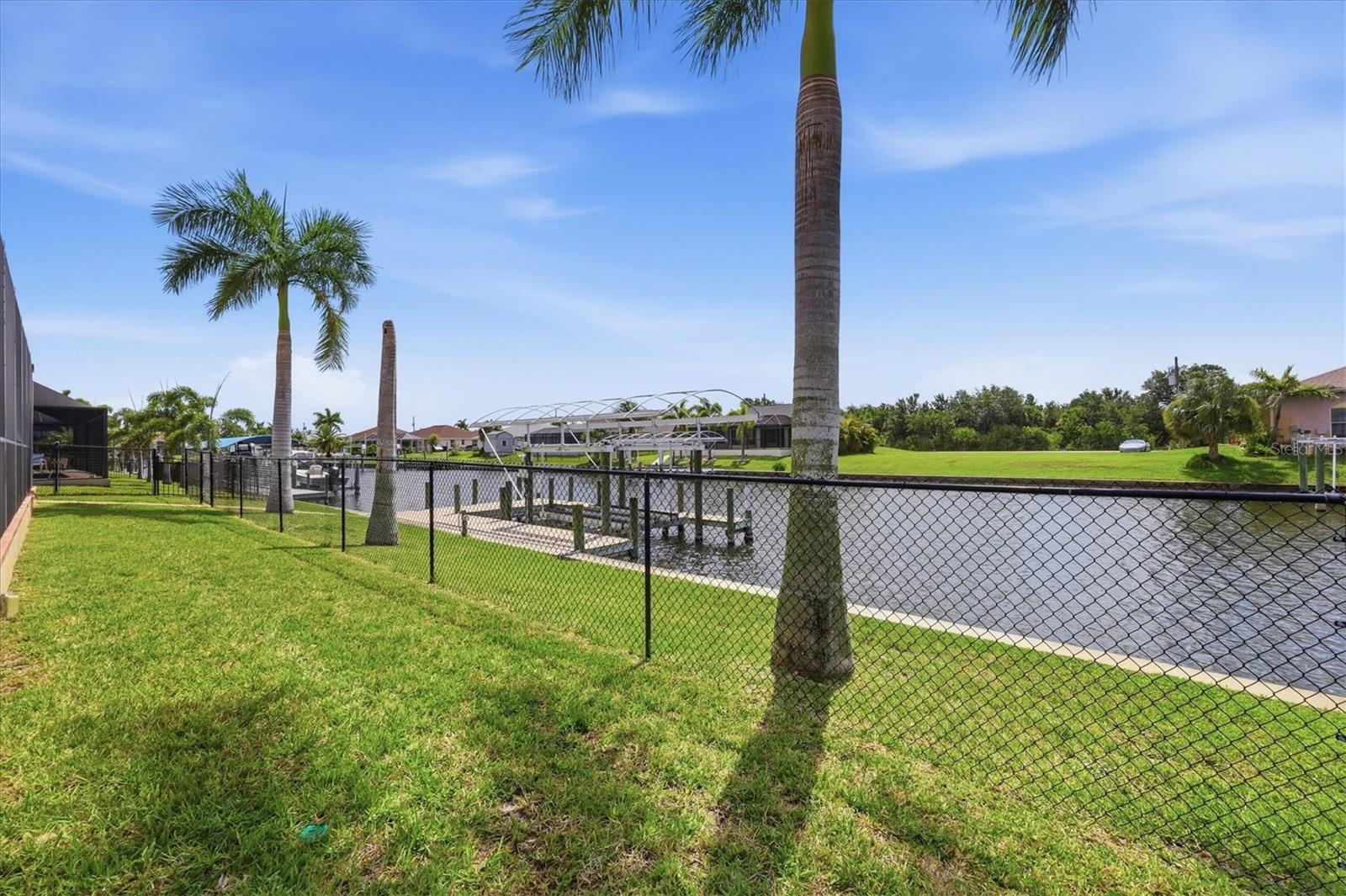 9404 SPRING CIR, PORT CHARLOTTE, FL — photo 38