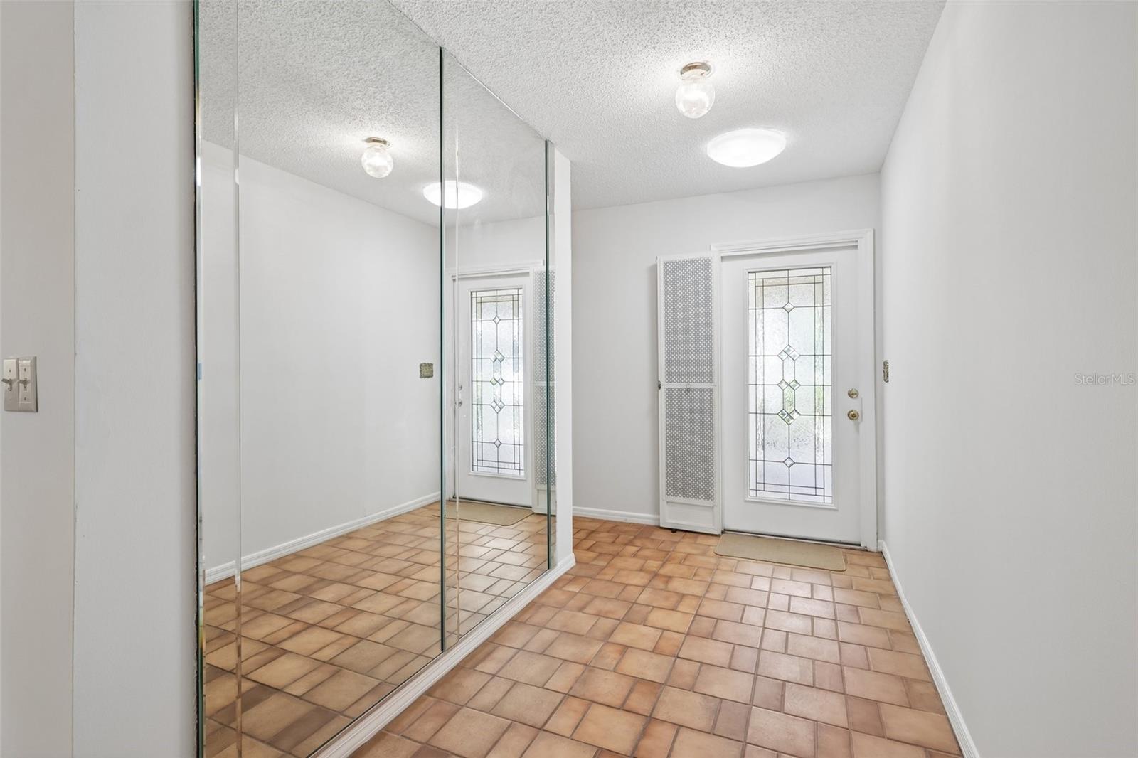 2017 HAMPSTEAD CIR, SUN CITY CENTER, FL — photo 3