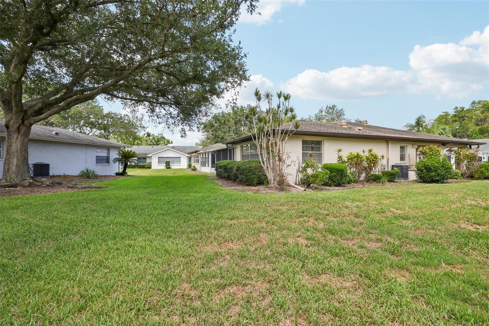 2017 HAMPSTEAD CIR, SUN CITY CENTER, FL — photo 34