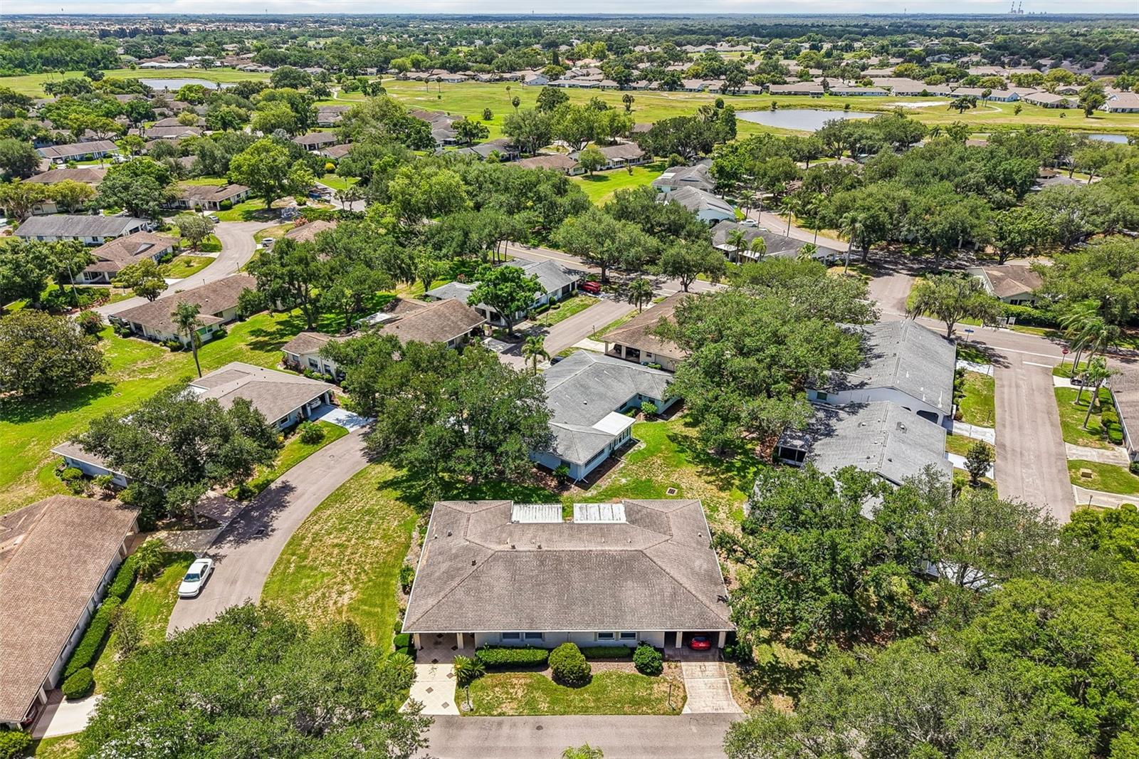 2017 HAMPSTEAD CIR, SUN CITY CENTER, FL — photo 39