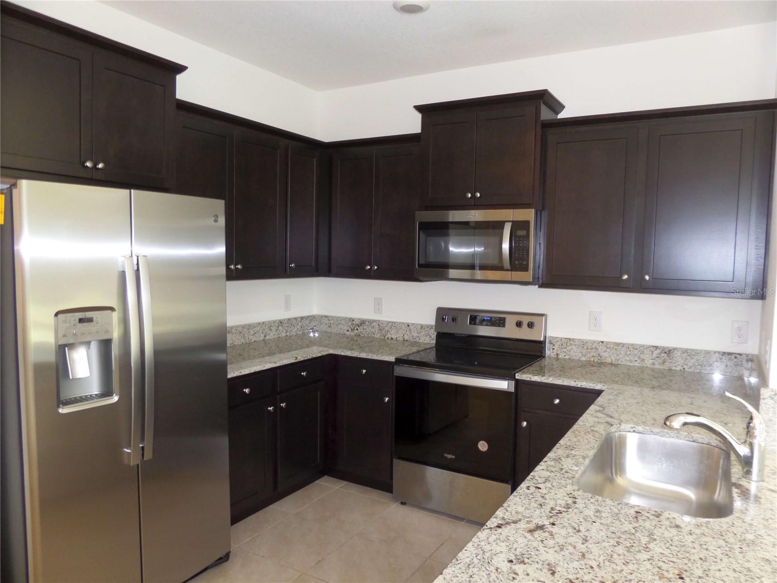 8051 PENROSE PL, WILDWOOD, FL — photo 8