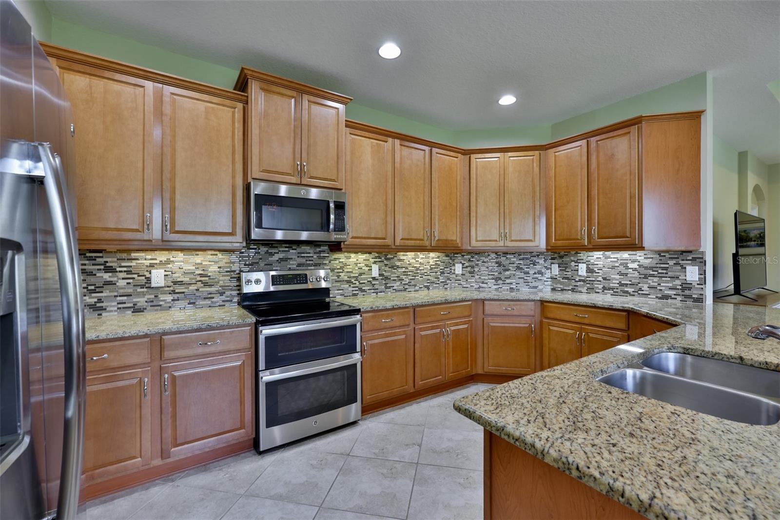 803 CHIPPER DR, SUN CITY CENTER, FL — photo 9