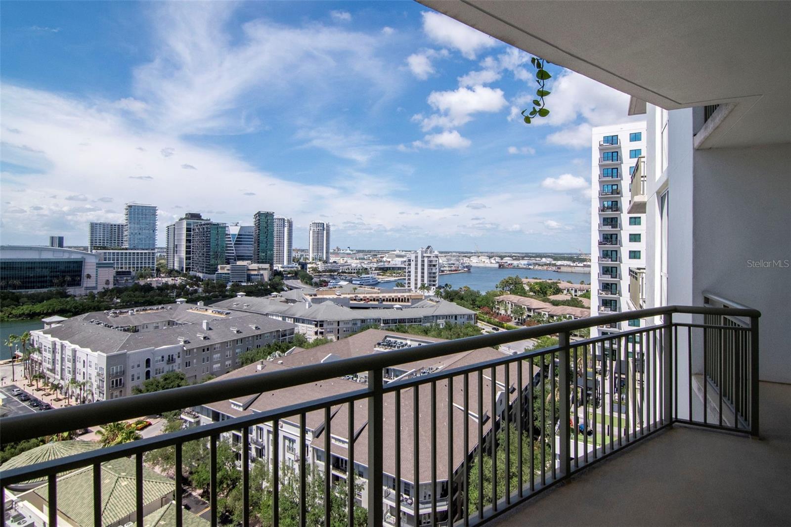 450 KNIGHTS RUN AVE #1503, TAMPA, FL — photo 25